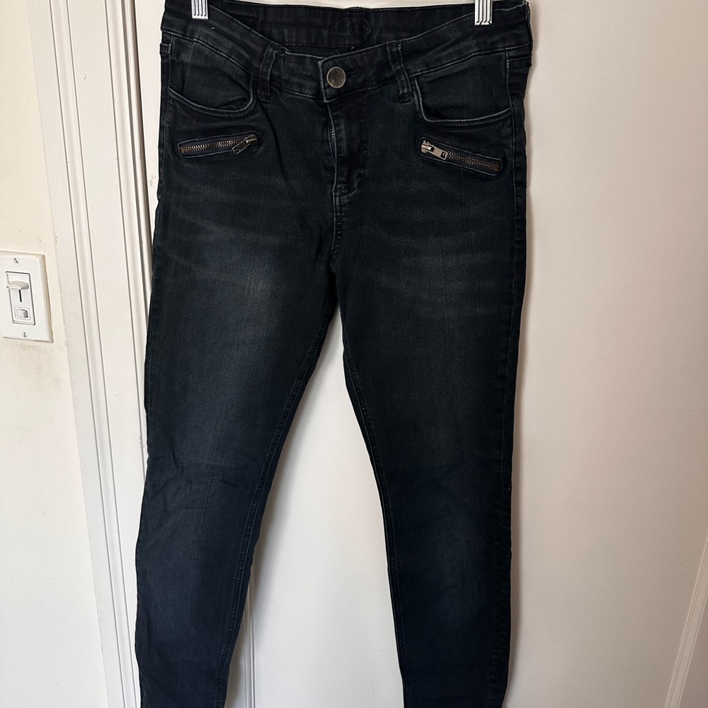 KUT from the Kloth Ultra Stretch Dark Denim Jeans